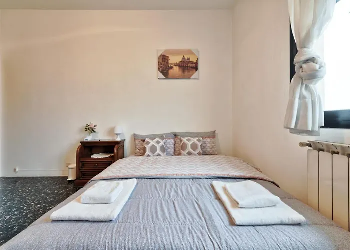 Easy Old Apartment